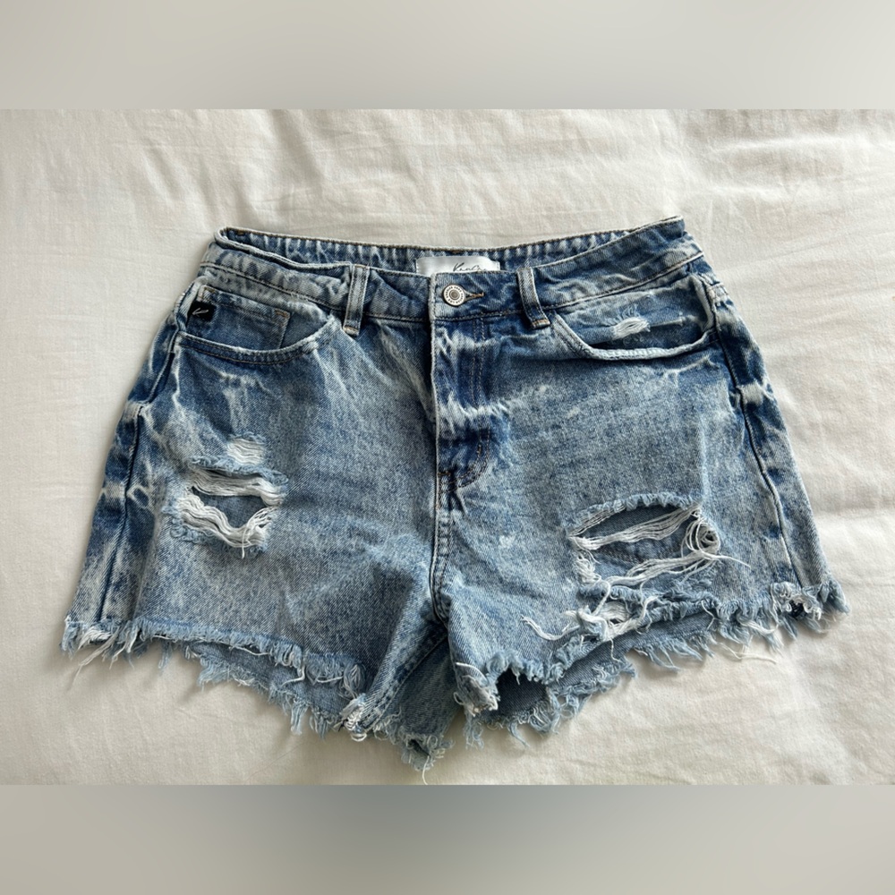 Buckle jean shorts
